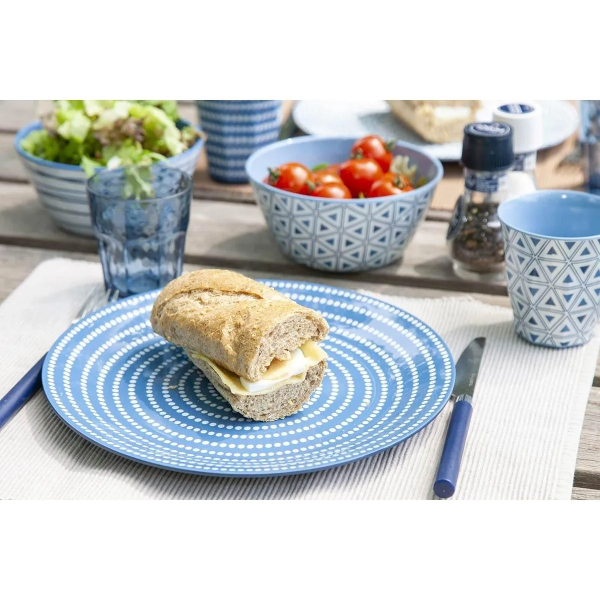 Bo-Camp Tableware Mix & Match Melamine 16 Pieces Blue/White - Image 2