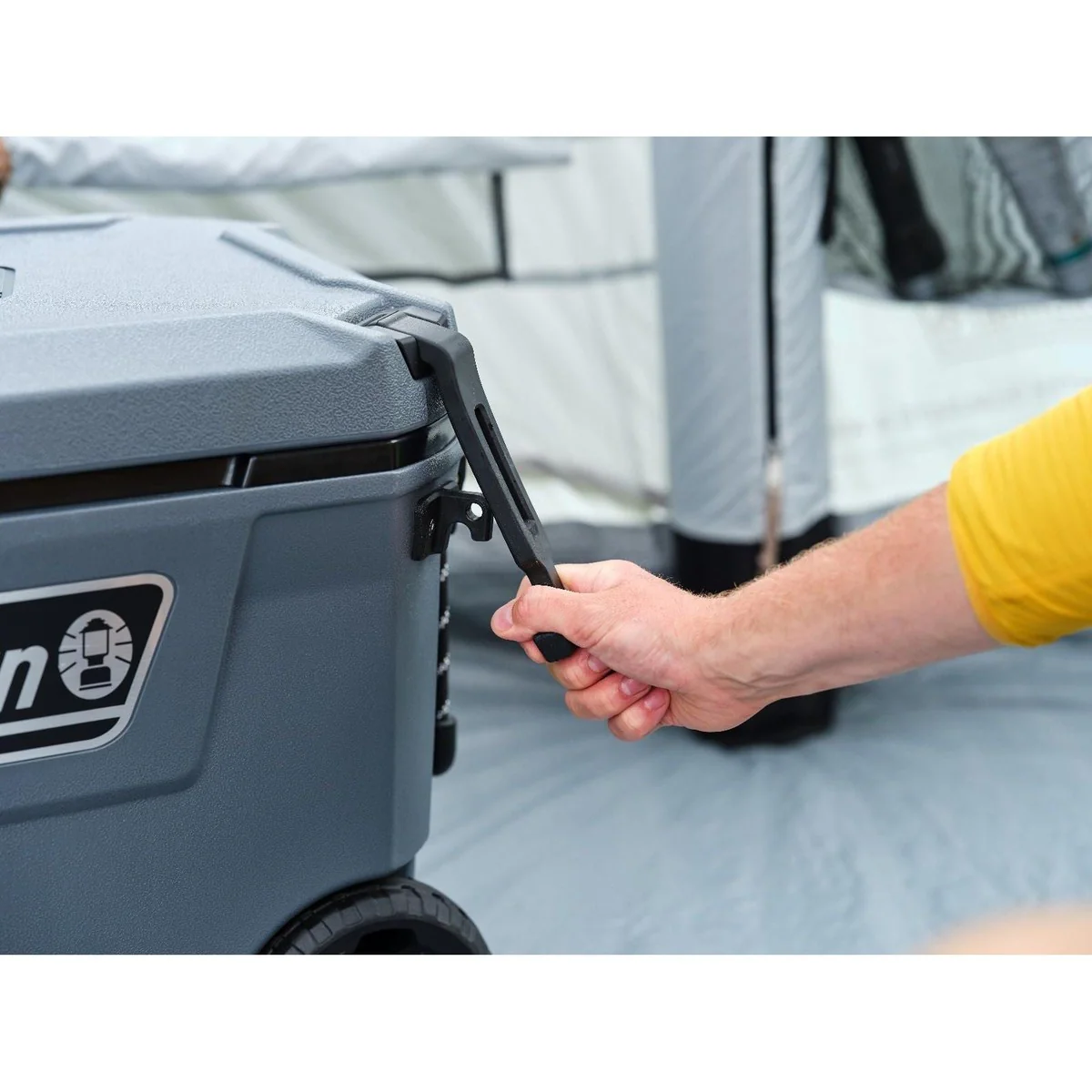 Coleman Convoy 65 QT Wheeled 65L Cool Box with Wheels Holds Ice for up to 5 Days - Image 6