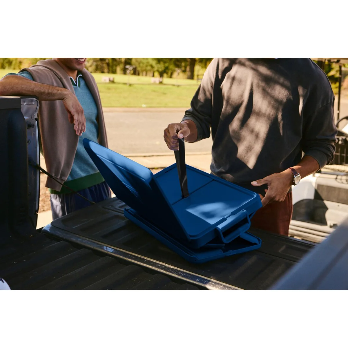 Coleman Snap N Go Blue Sapphire 35QT Collapsible Cooler Coolbox - Image 17