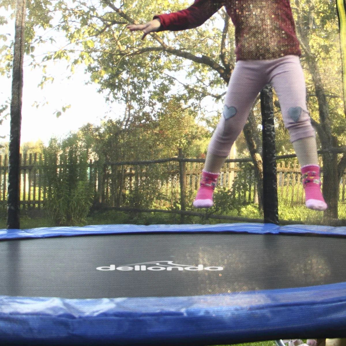 Dellonda 8ft Heavy-Duty Outdoor Trampoline with Safety Enclosure Net - Image 4