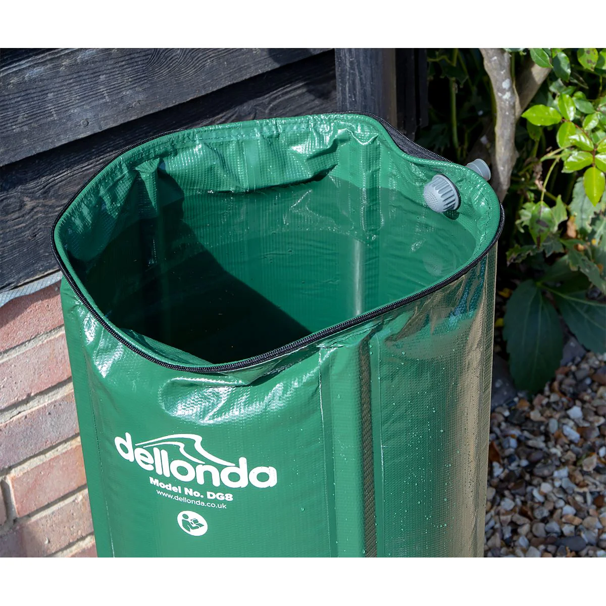 Dellonda Collapsible PVC Garden Water Butt with Zipped Lid & Drain Tap 250L - Image 13
