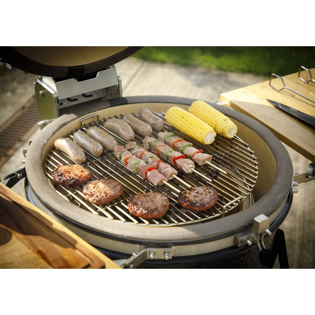 Dellonda Deluxe 22"(56cm) Ceramic Kamado Style BBQ with Wheeled Stand - Image 37