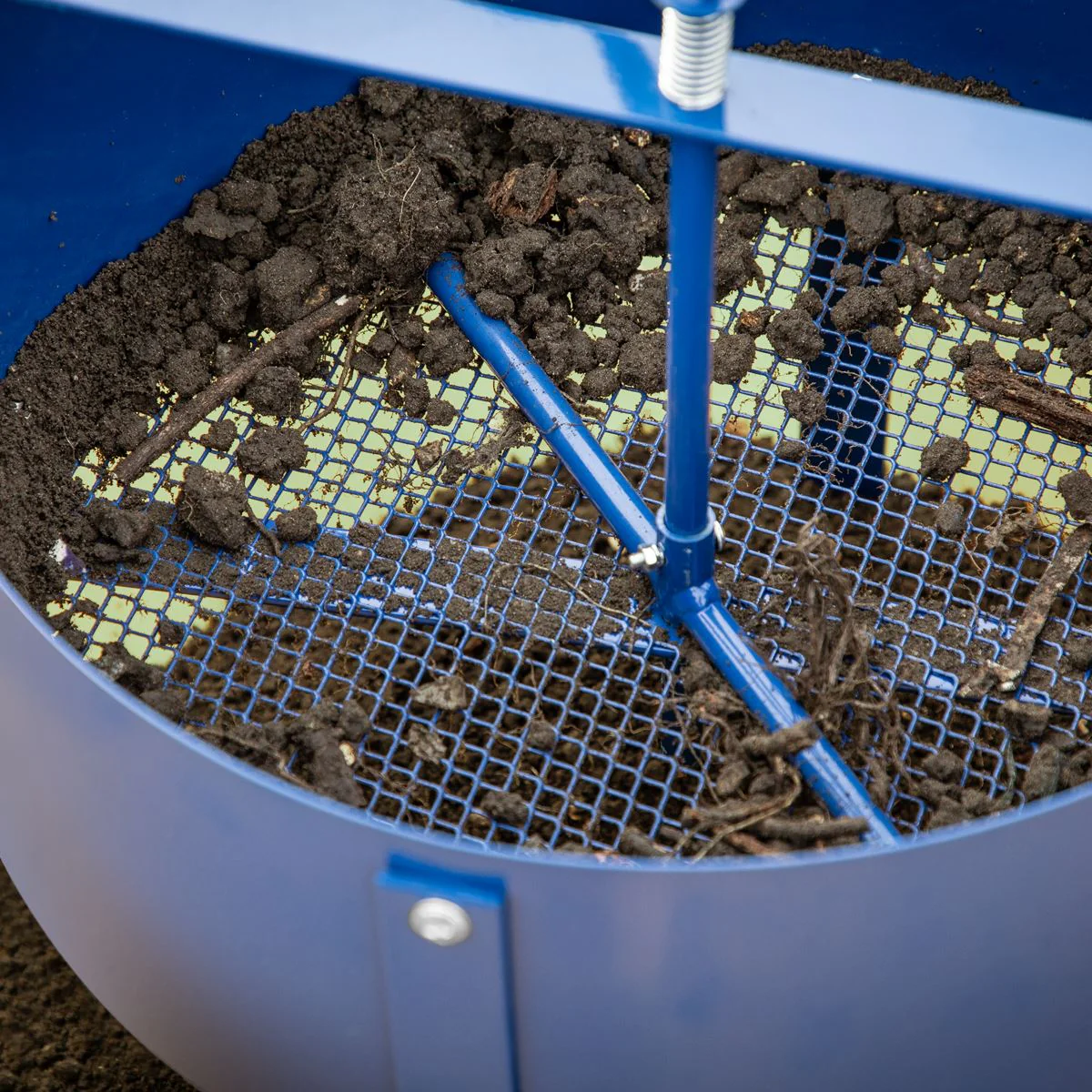 Dellonda Large Rotary Garden Sieve for Soil and Stones 16" DG261 - Image 5
