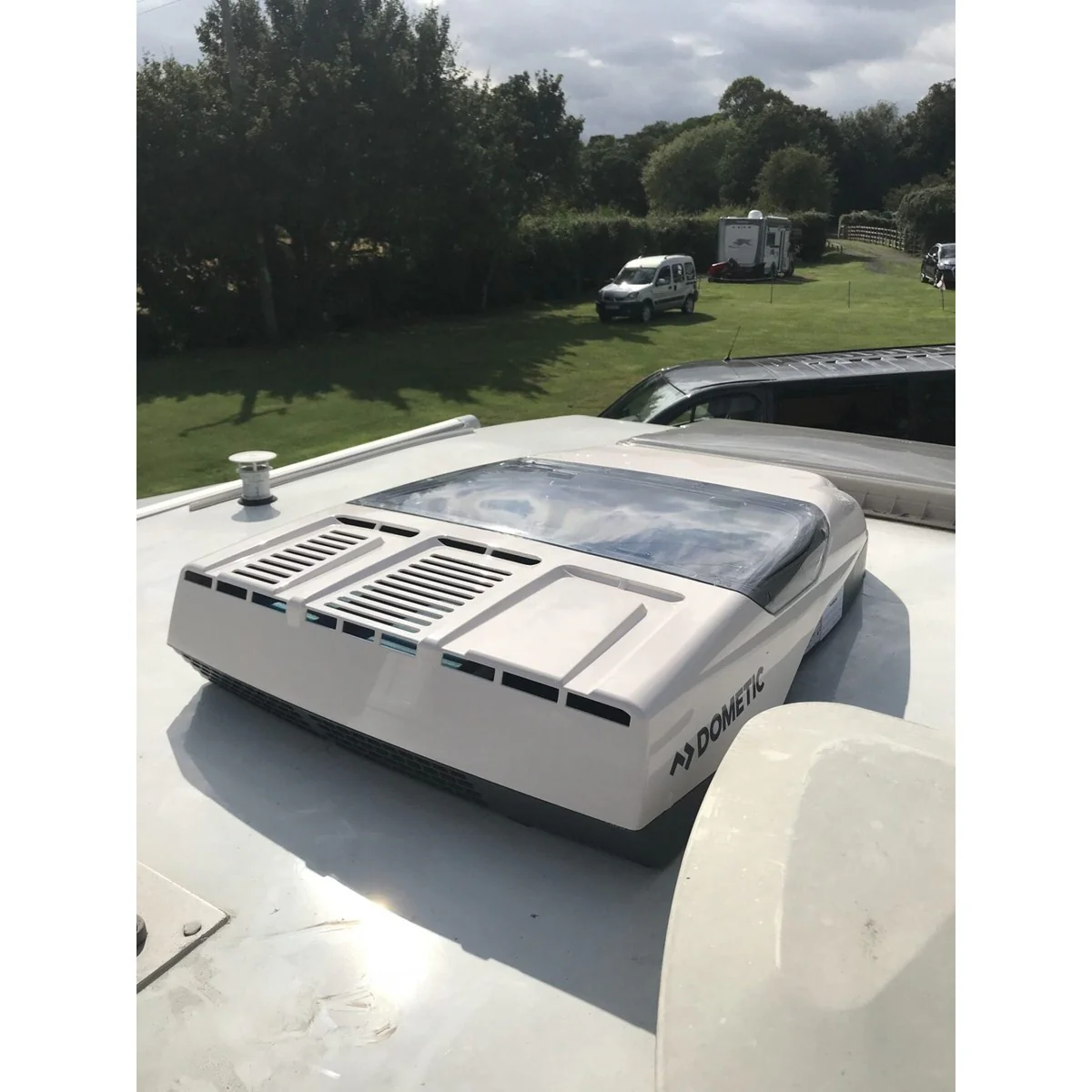 Dometic Freshlight 2200 Air Conditioning Unit 9102900165 - Image 4