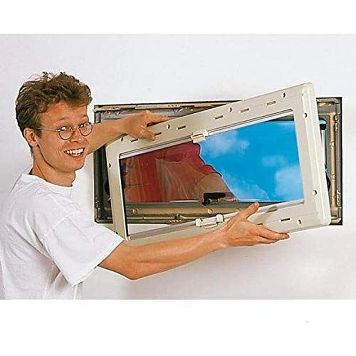 Dometic Seitz window 700x550 9104100157 - Image 3
