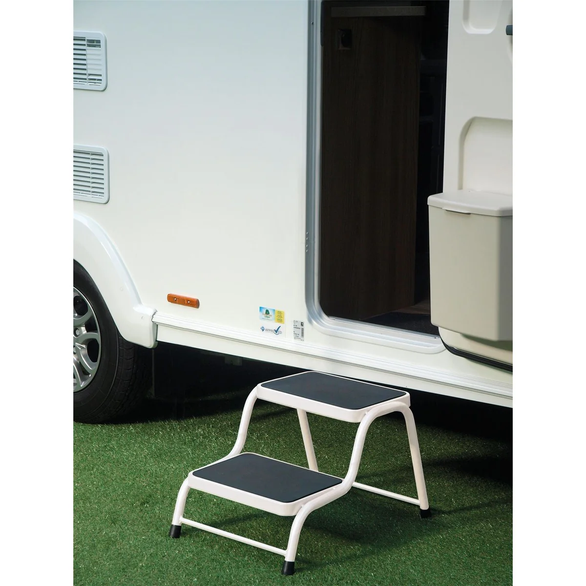 Double step in caravan white - Image 4