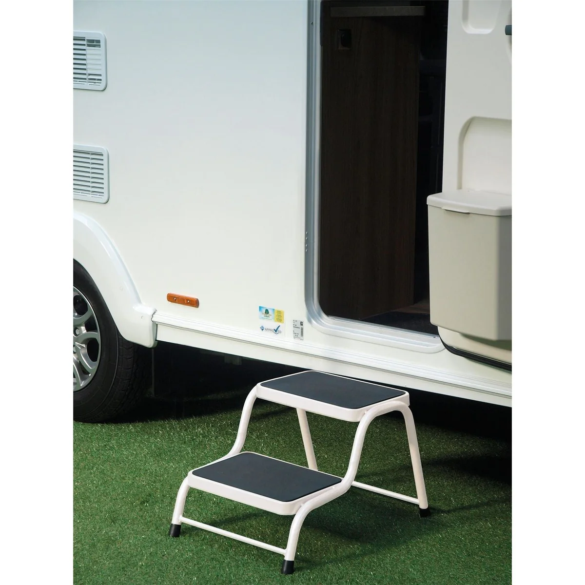 Double step in caravan white C021 - Image 4