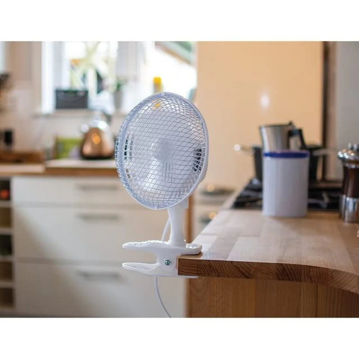 Draper 230V Clip-On Desk Fan, 6"/150mm, 15W 08710 - Image 4