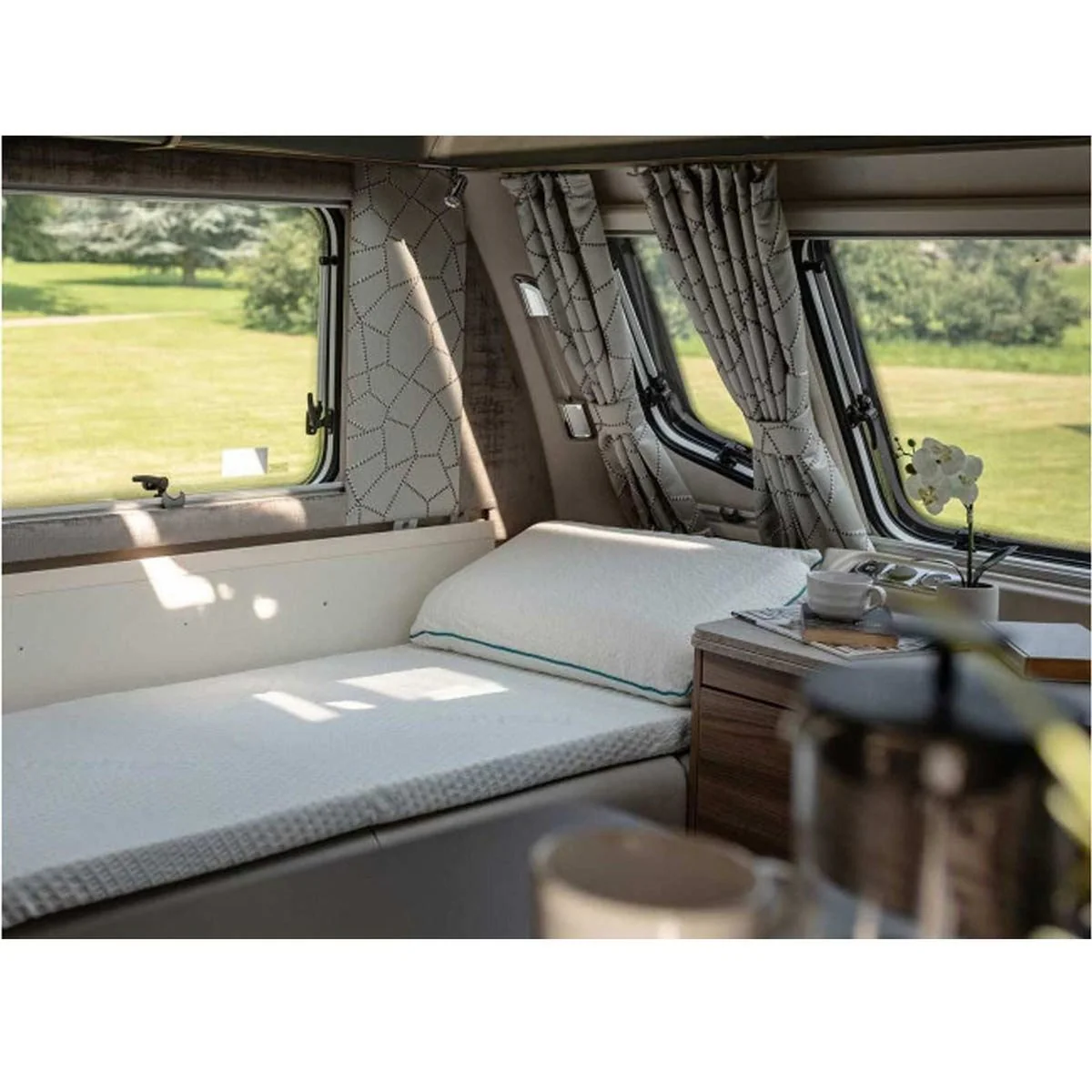 Duvalay Comfort Travel Topper Gold 66cm - Image 4