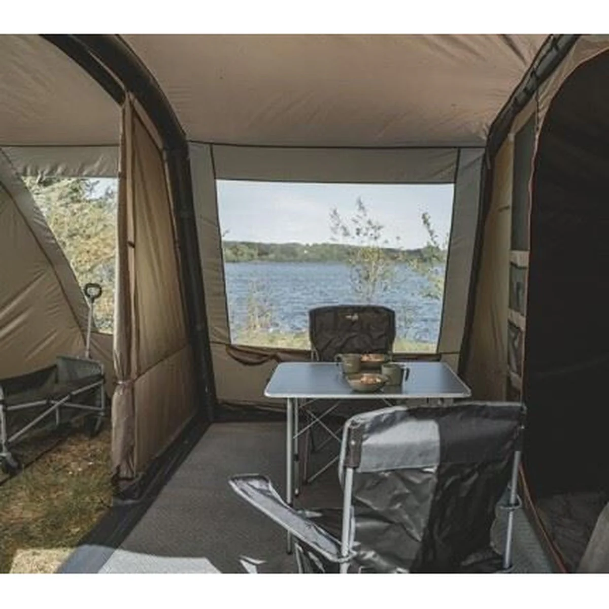 Easy Camp Kullen 6 Air Inflatable Family Large Tunnel Tent 6 Berth (3 Bedroom) - Image 5