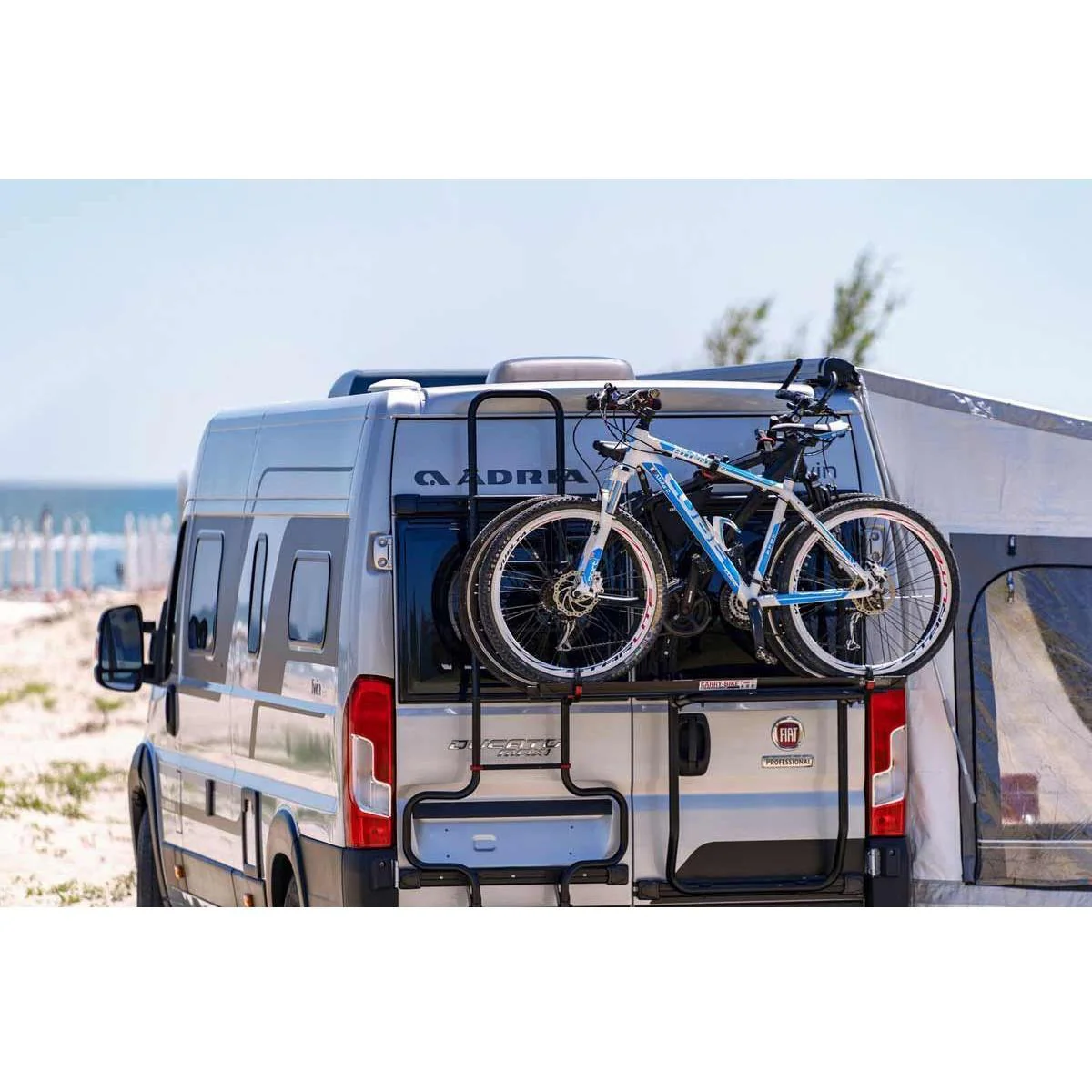 Fiamma Carry Bike DJ Deep Black: Sturdy bike rack - Image 2