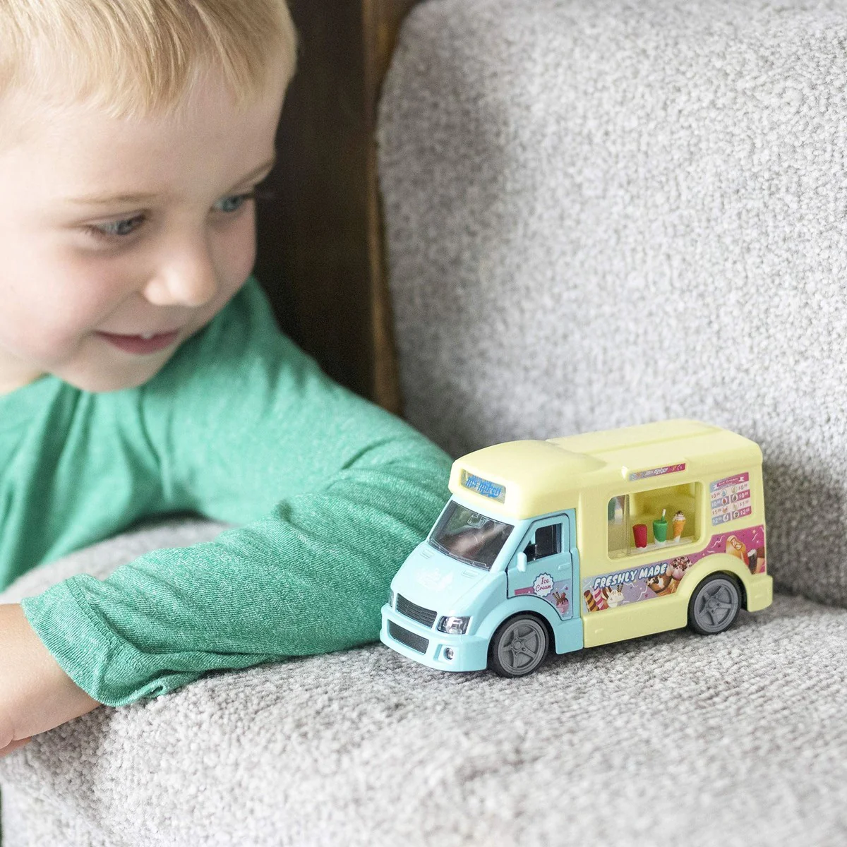 Ice Cream Van die cast model M0033 - Image 2