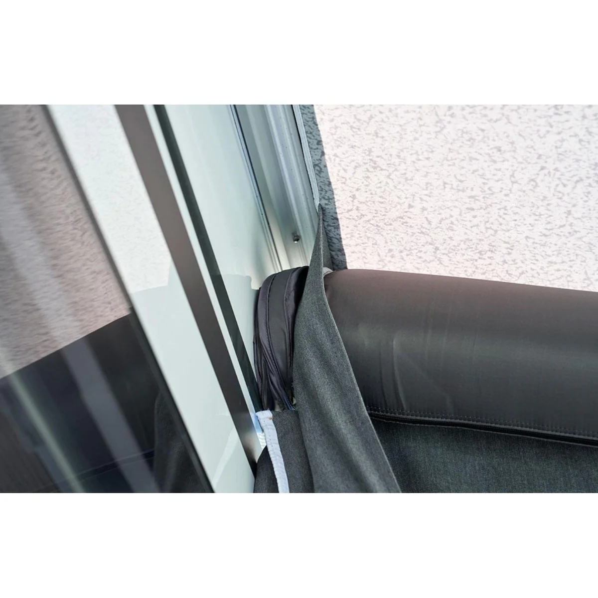 Isabella Ventura AIR Vita Motorhome Driveaway Awning - Image 3