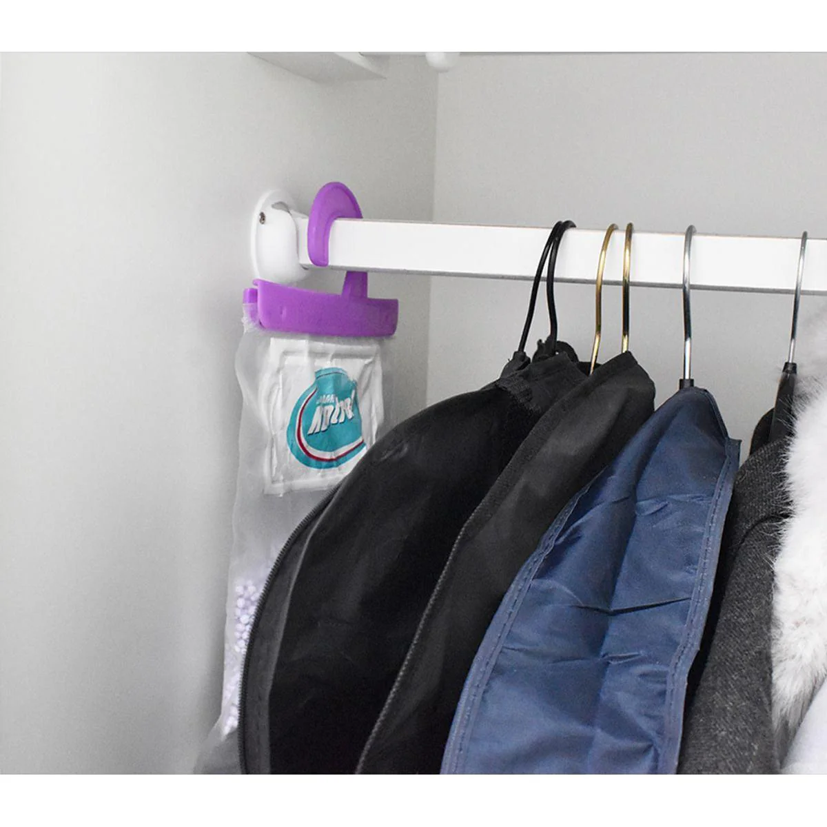Keep Your Wardrobe Fresh with Kontrol Hanging Moisture Trap Lavender Scent (1L) - Image 2