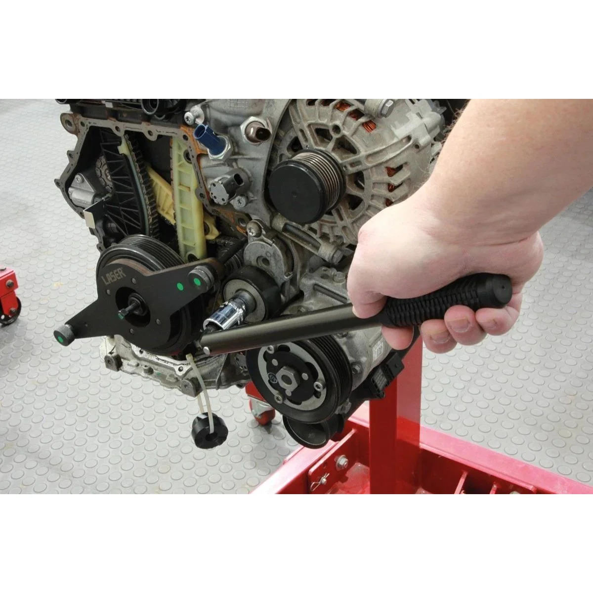 Laser Tools 9176 Pre-Set Torque Wrench with 17/19mm Flip Socket - Image 3