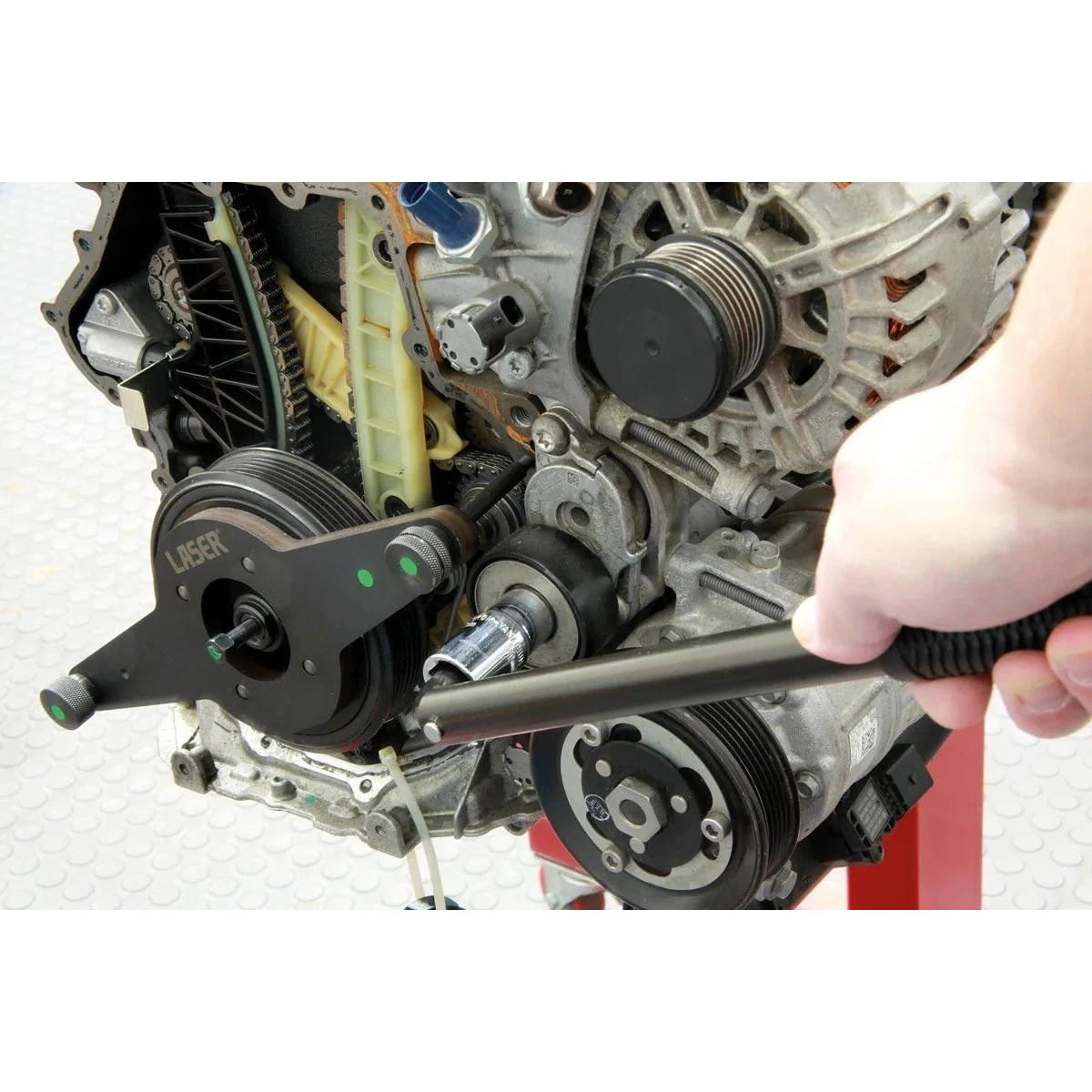 Laser Tools 9176 Pre-Set Torque Wrench with 17/19mm Flip Socket - Image 4