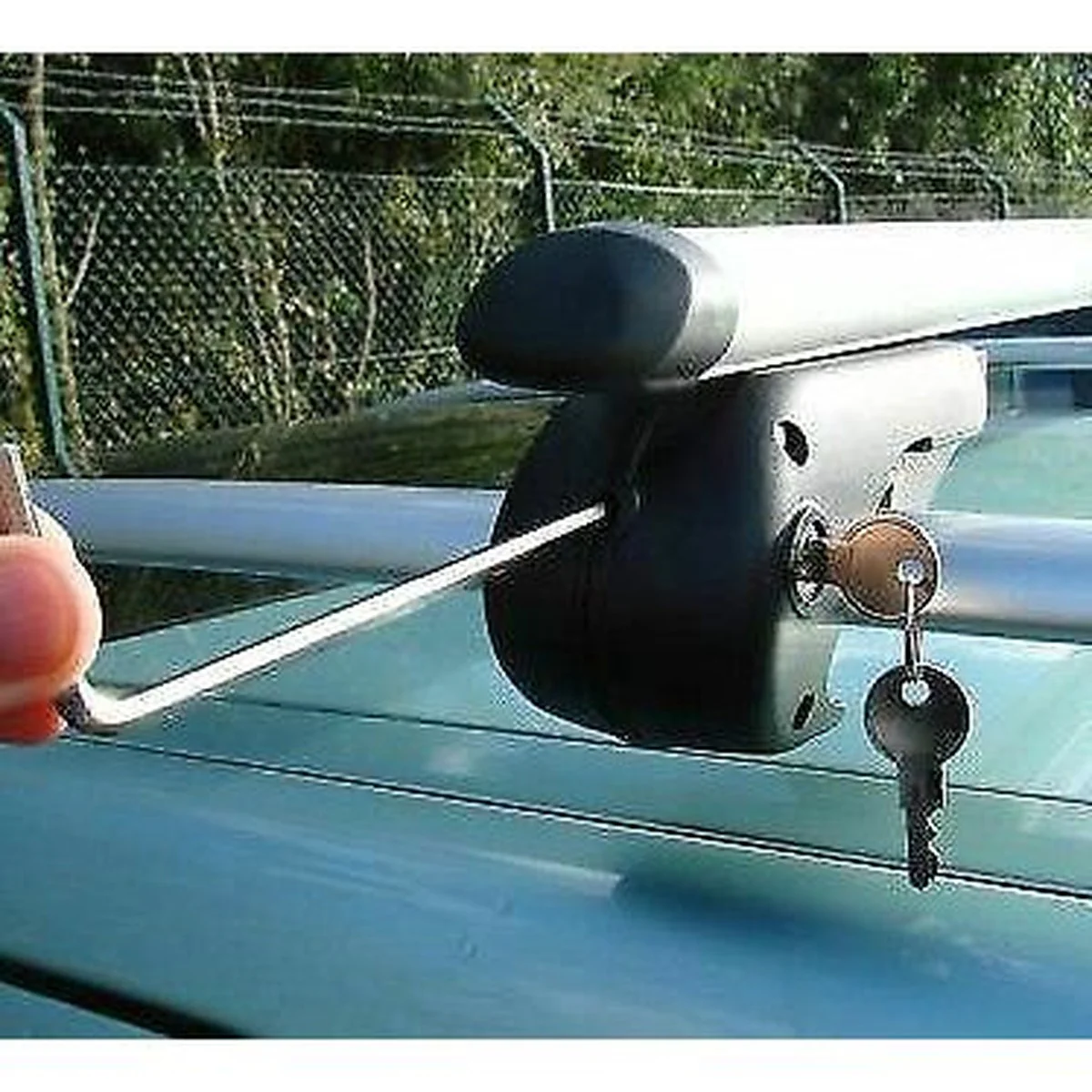 Locking Universal Aluminium Car Roof Bars Cross Rack 1.2M For Raised Rails 90kg - Image 4