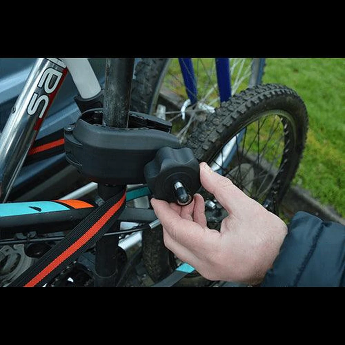 M-Way Towball Mounted Car Rear Tow Bar Cycle Holder 2 Bike Carriers with Electrics - Image 11