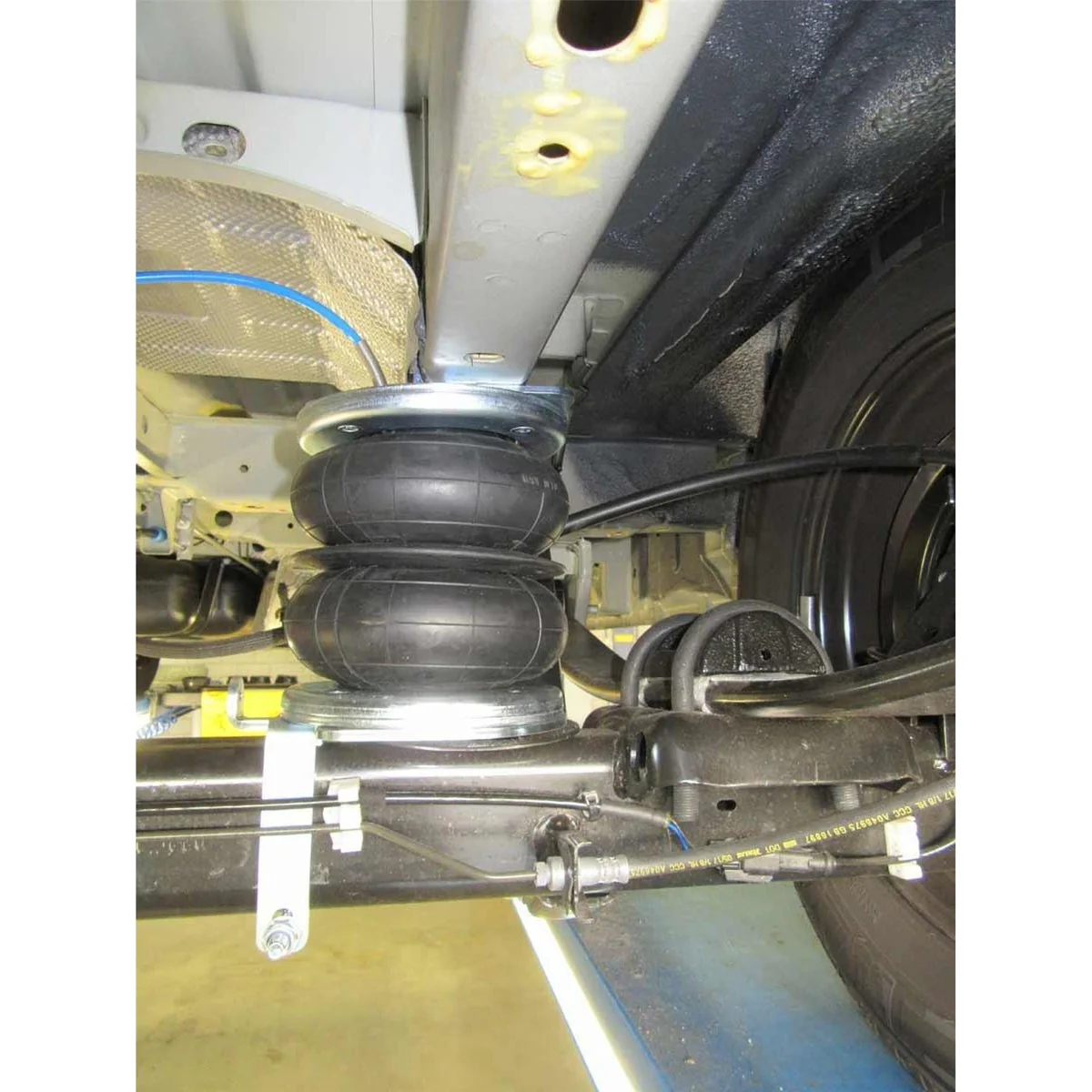 MAD Air Master Basic Suspension Kit FWD Transit V363 08/13 (Van Only) - Image 2