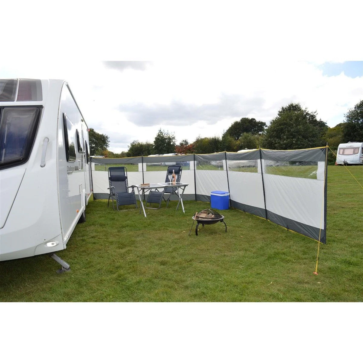 Maypole 5 Panel Steel Poled PVC Windbreak 800cm