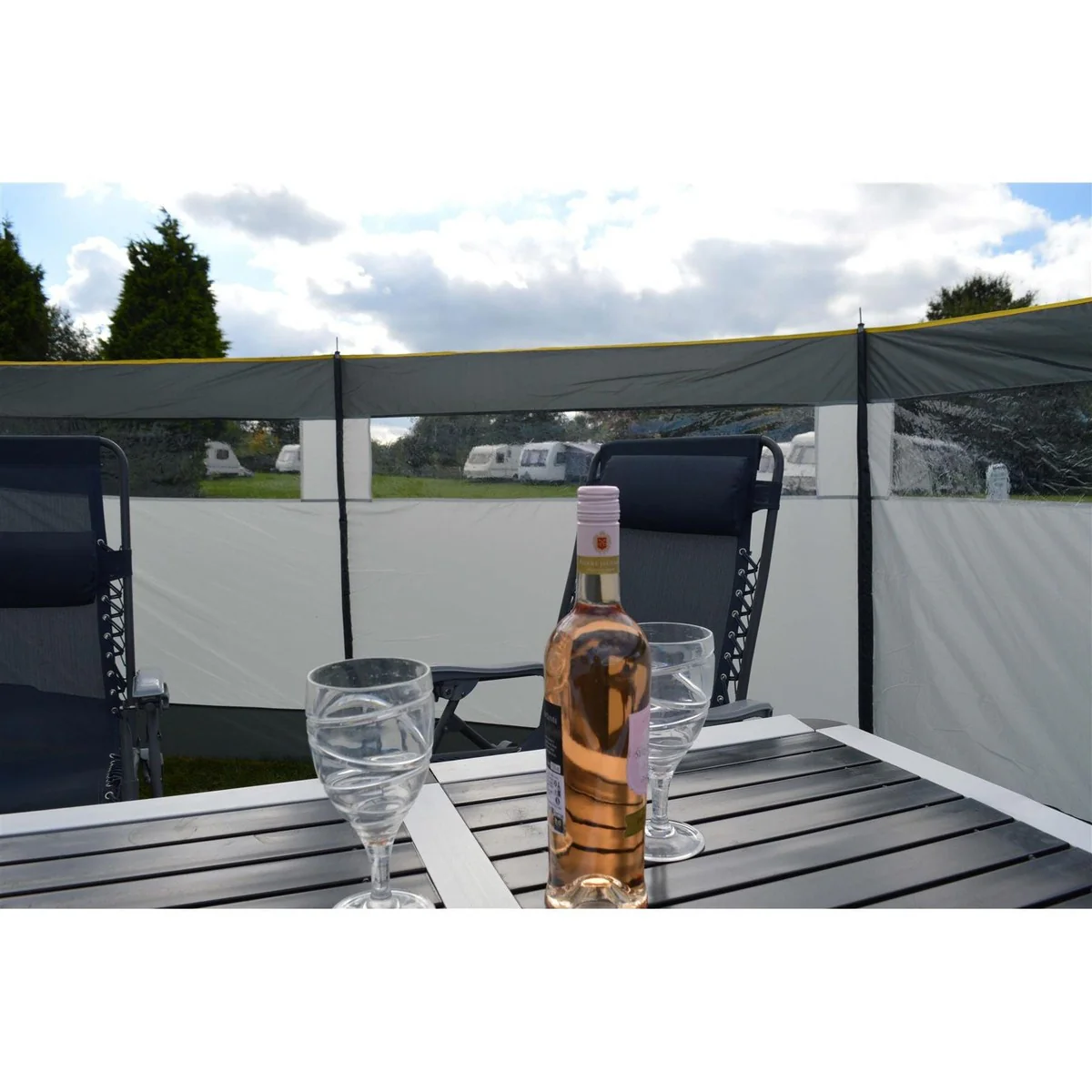 Maypole 5 Panel Steel Poled PVC Windbreak 800cm - Image 9