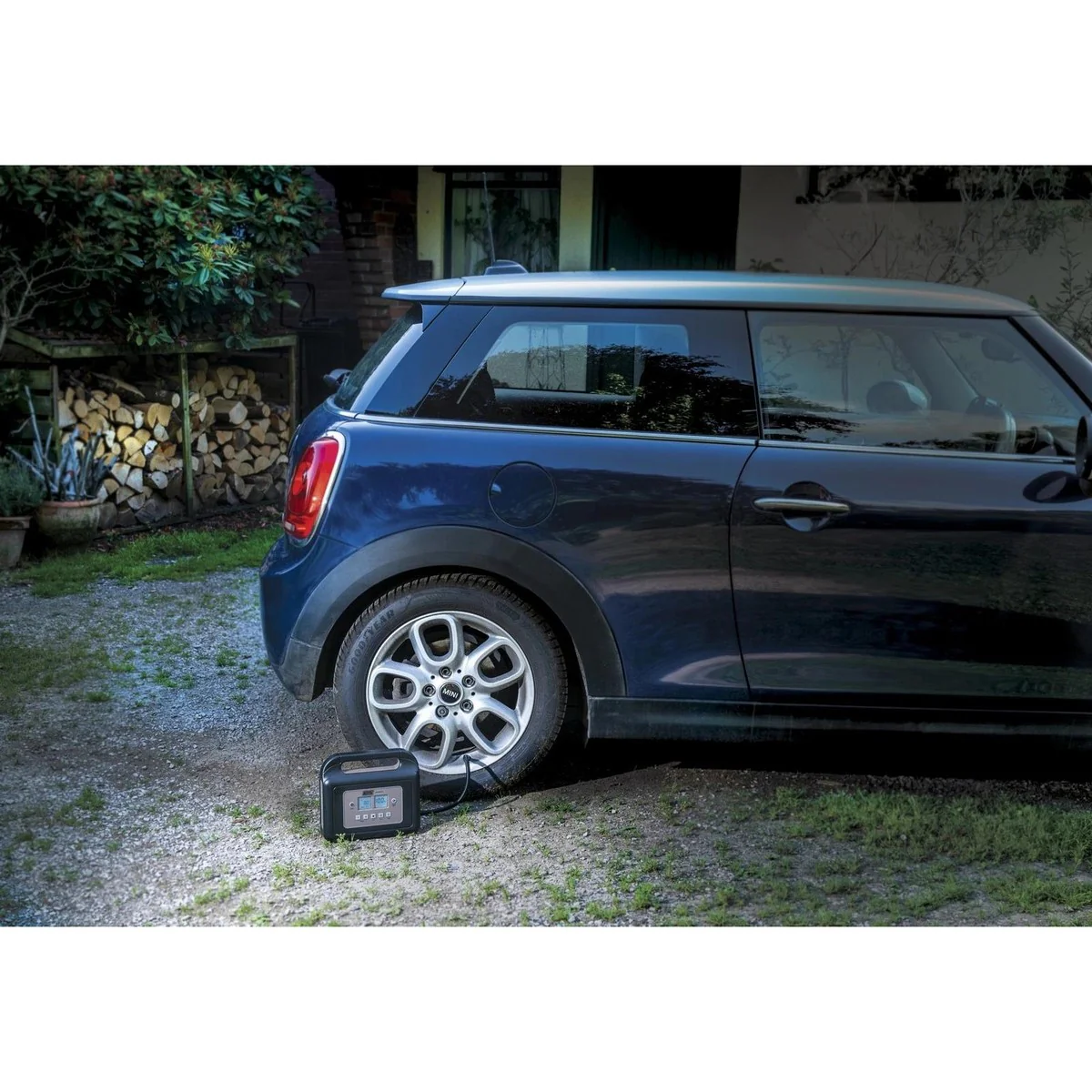 Maypole 800A Lithium Ion Car Jump Start Power Pack & Tyre Compressor - MP7435 - Image 3