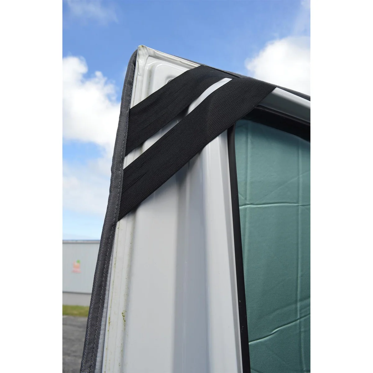 Maypole External Blackout Screen for Volkswagen Crafter - Image 2