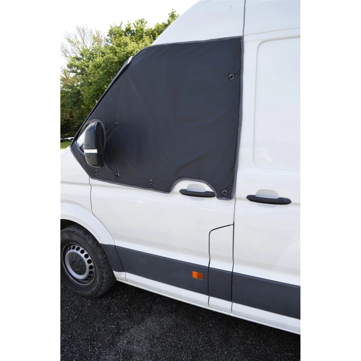 Maypole External Blackout Screen for Volkswagen Crafter - Image 4
