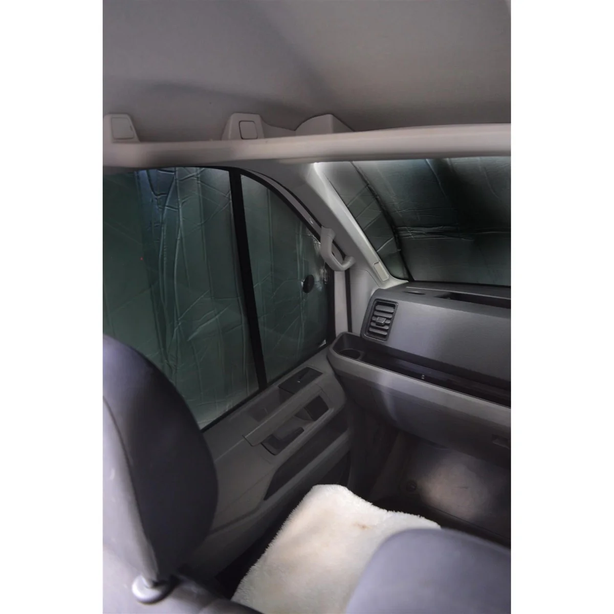 Maypole External Blackout Screen for Volkswagen Crafter - Image 6