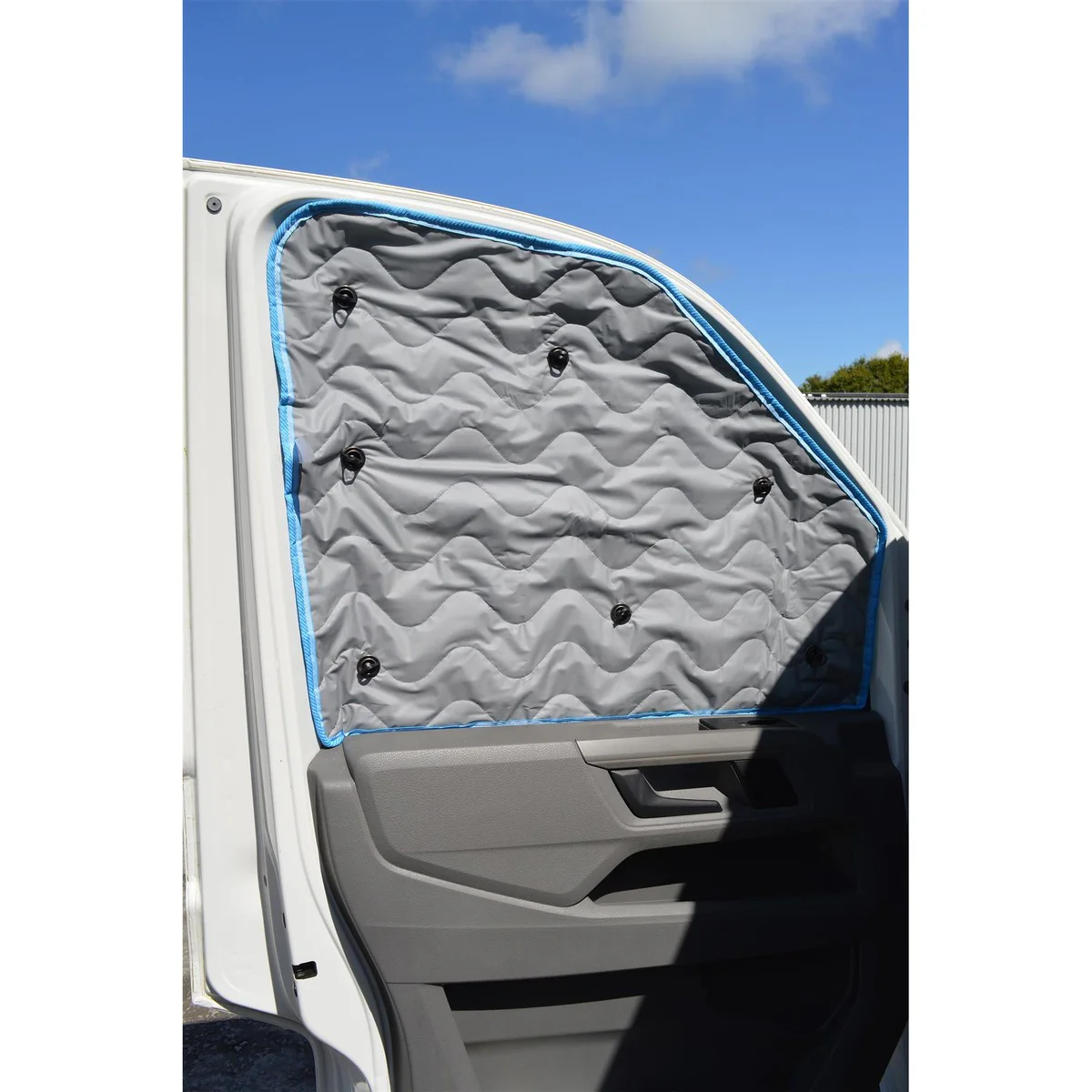 Maypole Internal Thermal Blind for Volkswagen Crafter - Image 6