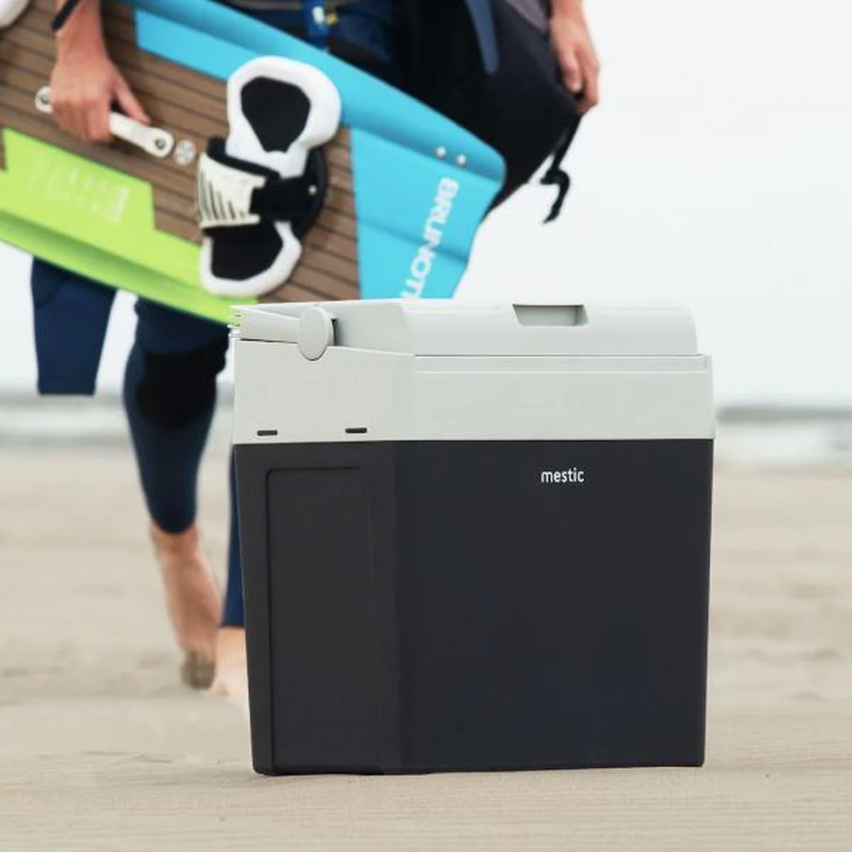 Mestic Themo Electric Compact Cool Box 23 Litre MTEC-25 12V/230V - Image 6