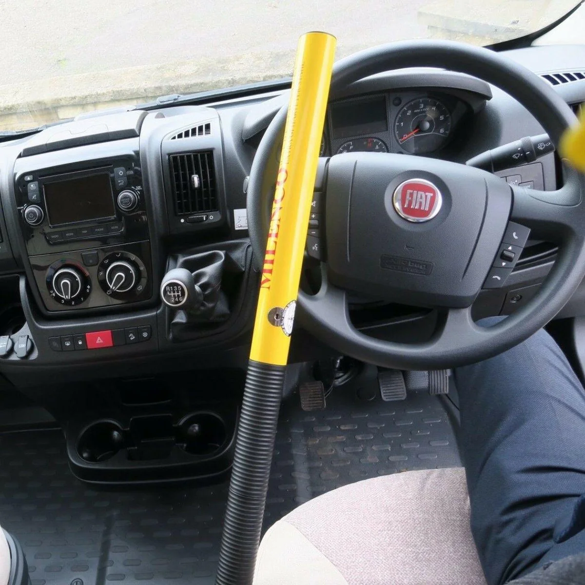 Milenco Commercial Steering Wheel Lock - Image 3