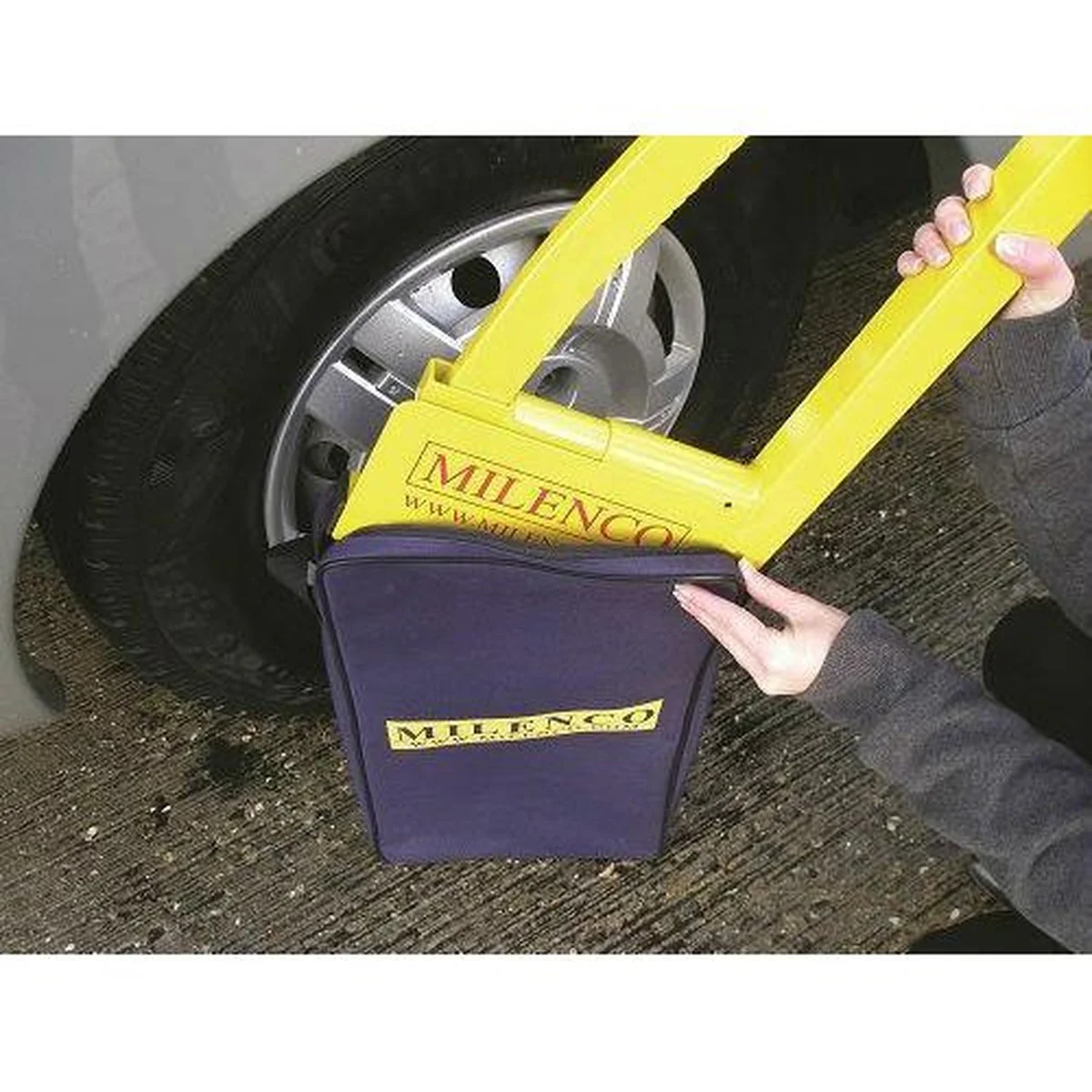 Milenco Compact Wheel Clamp with Storage Bag - Image 4