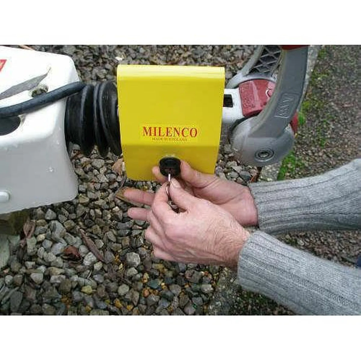Milenco Lightweight Caravan Hitchlock - Image 3