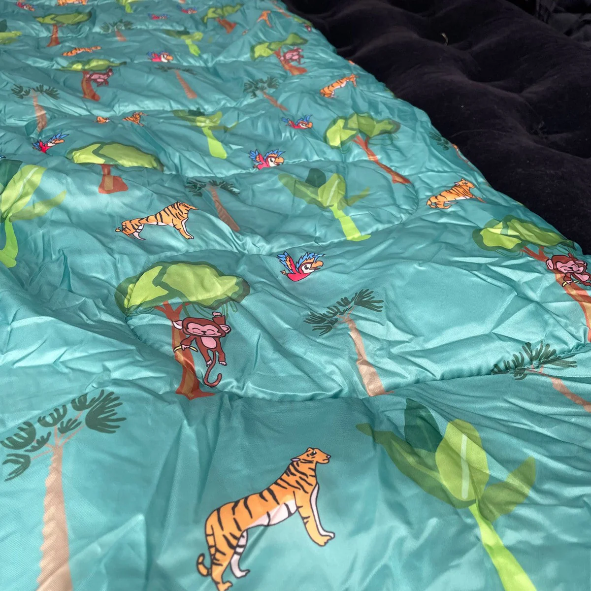 Olpro Kids Jungle  patterned sleeping bag - Image 2