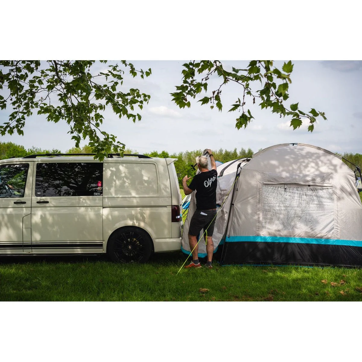 Olpro Snug Poled Tailgate Awning (steel Legs Fibreglass Roof ) - Image 7