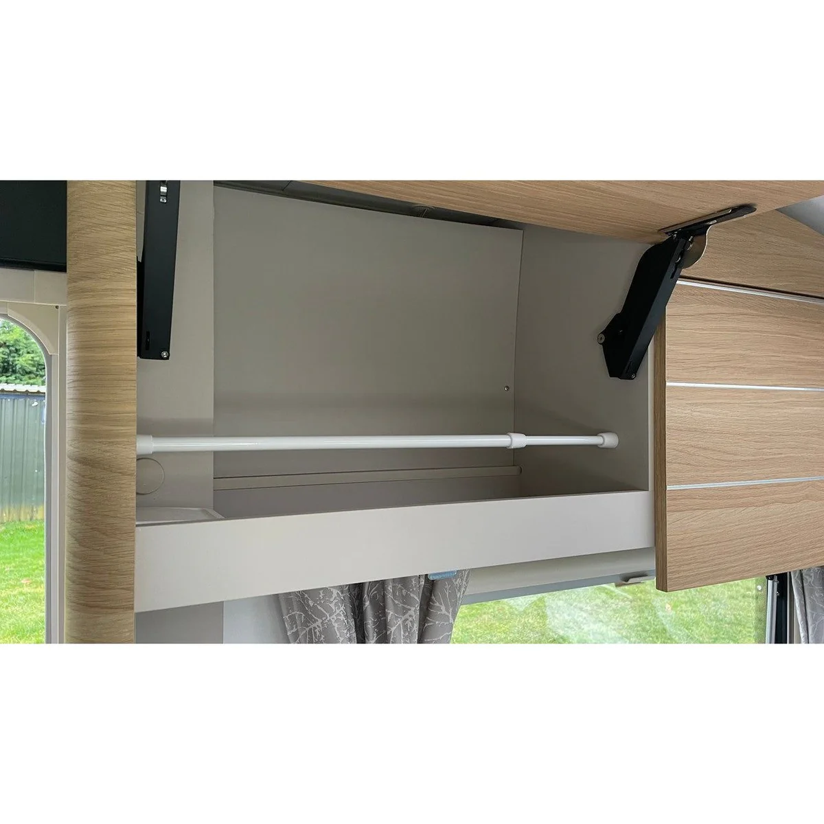 Olpro Telescopic Cupboard & Fridge Storage Bars 41-71cm Pack of Two - Image 3