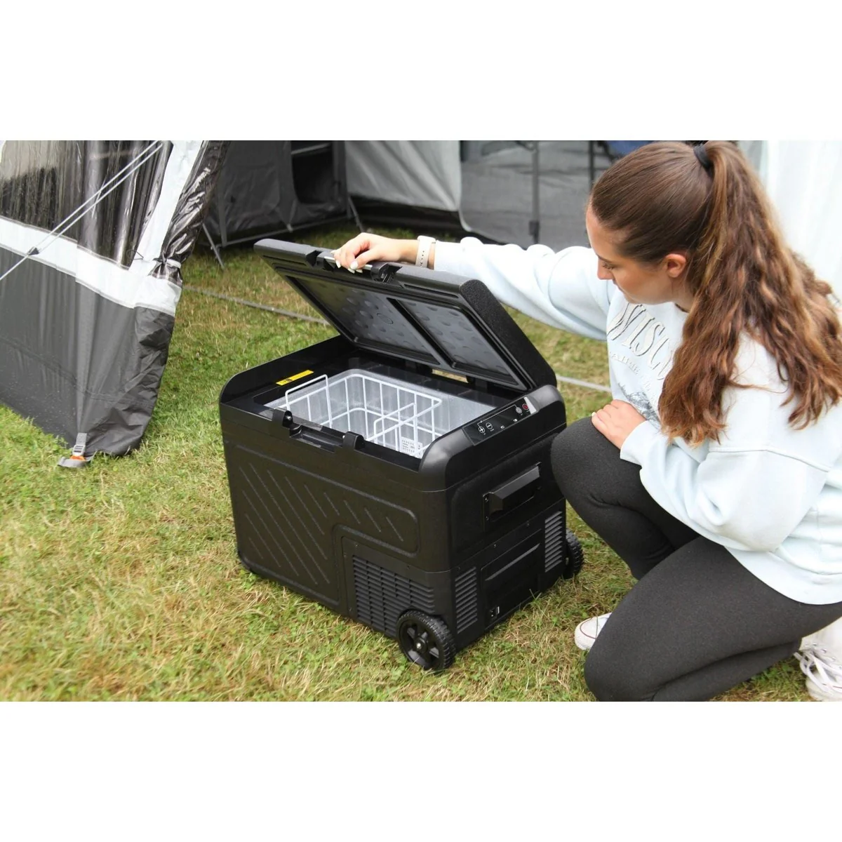 Outdoor Revolution 40 Litre Compressor Cooler - Image 9