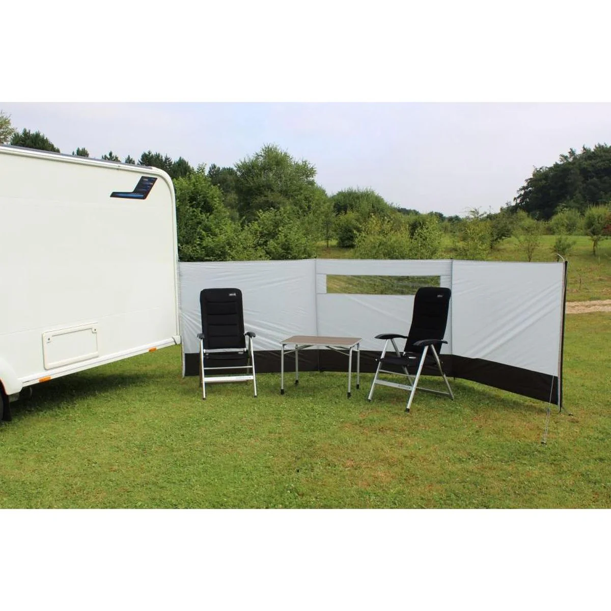 Outdoor Revolution Breeze Plus 3 Panel Windbreak (140cm x 500cm) - Image 3