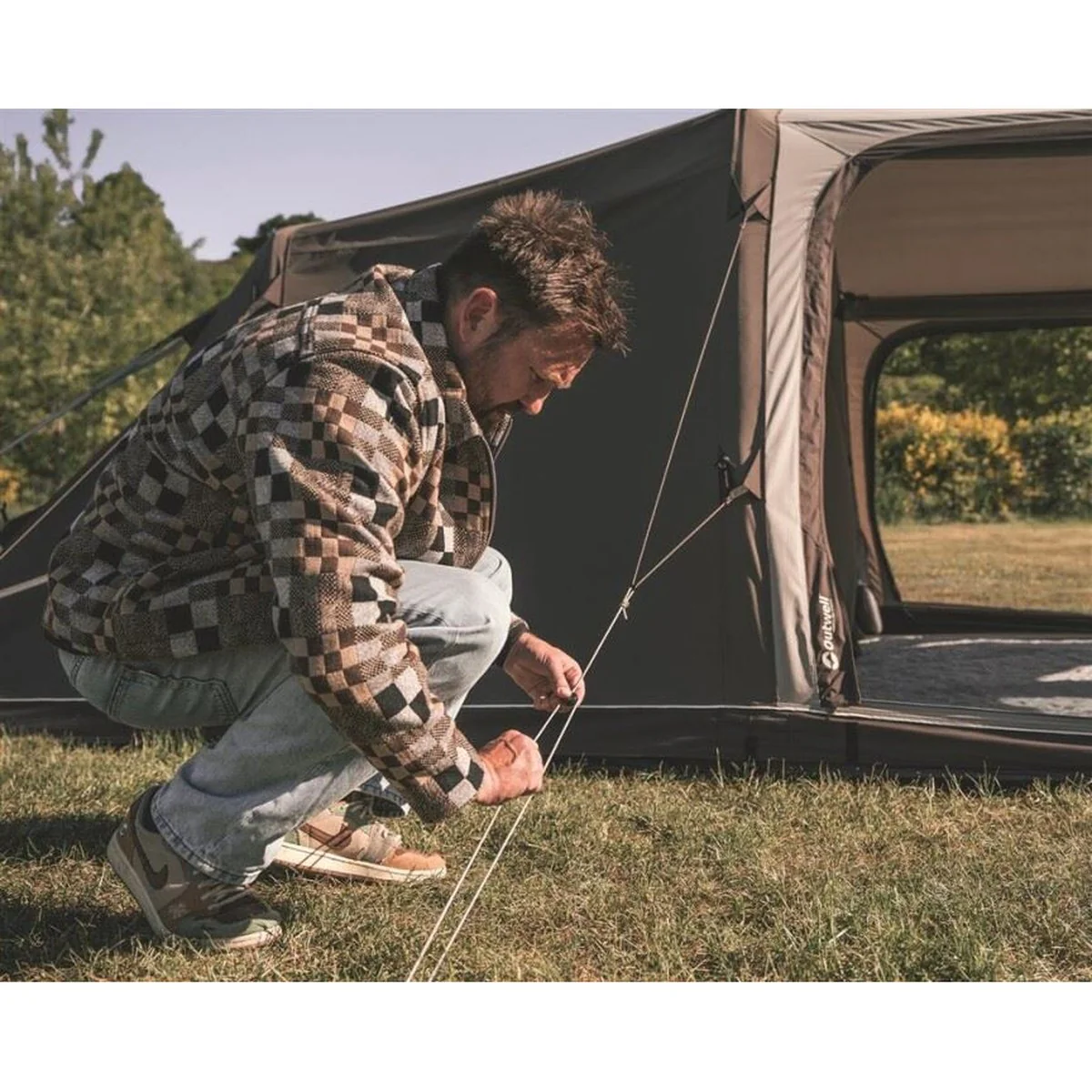 Outwell Boston 5 Air TC 5 Berth Three Room Tunnel Tent - Image 21