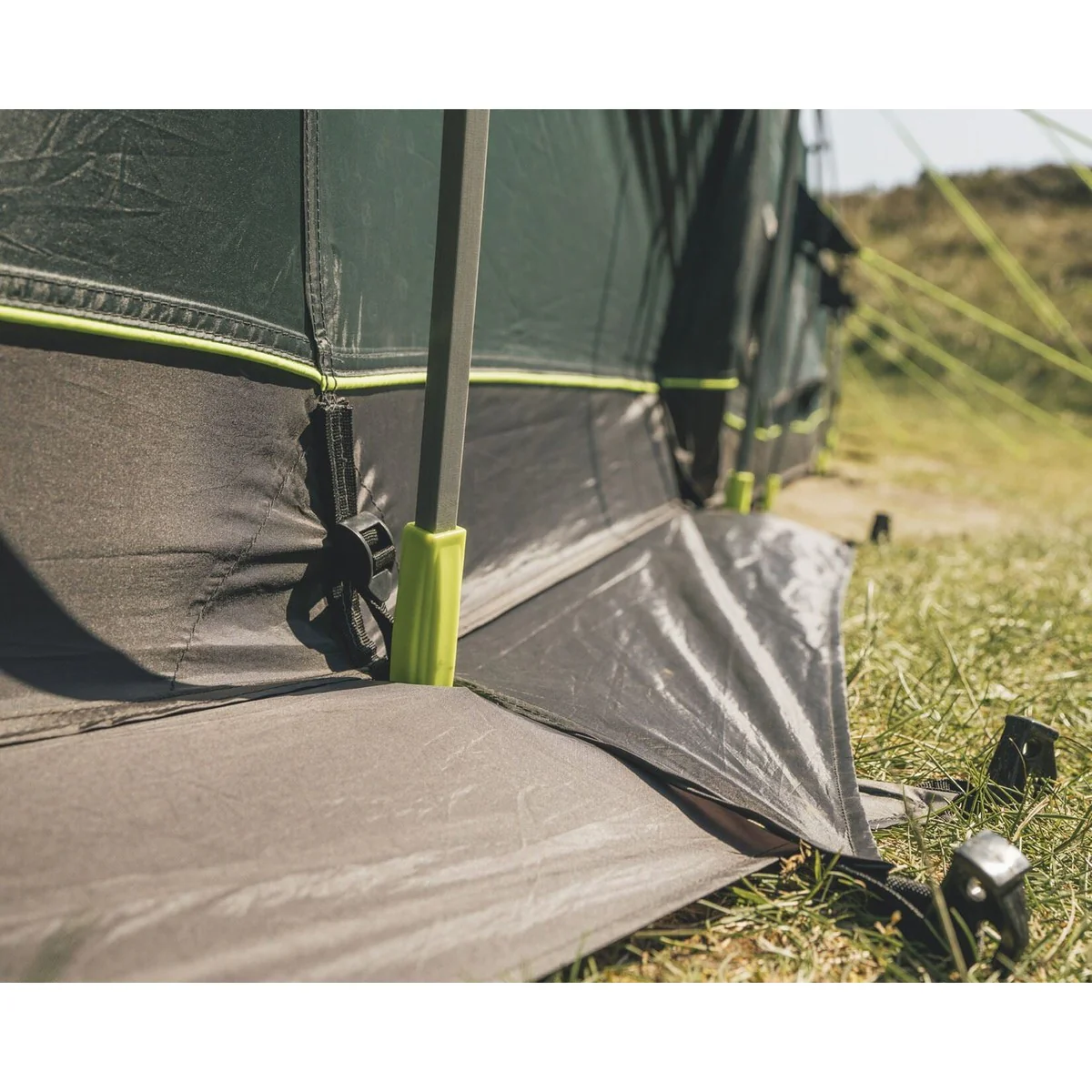 Outwell Denver 6 6 Berth Four Room Tunnel Tent - Image 5