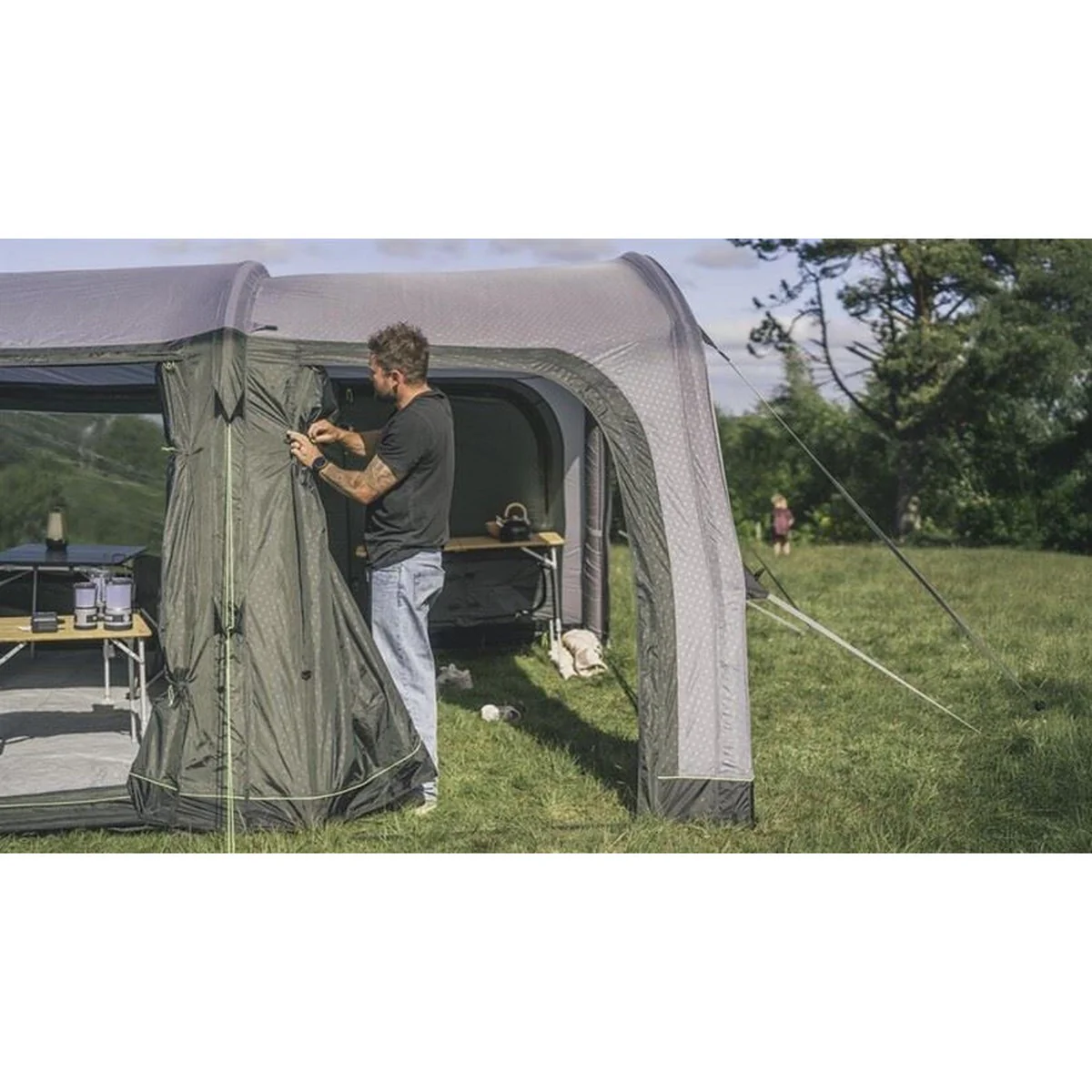 Outwell Iowa 5 Air 5 Berth Three Room Tunnel Tent - Image 4