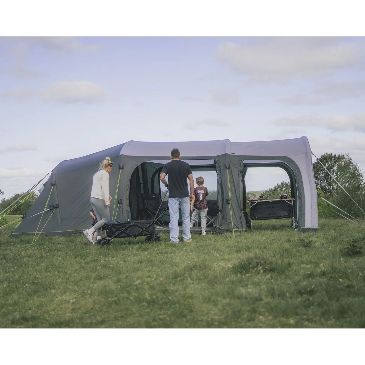 Outwell Iowa 6 Air 6 Berth Four Room Tunnel Tent - Image 4