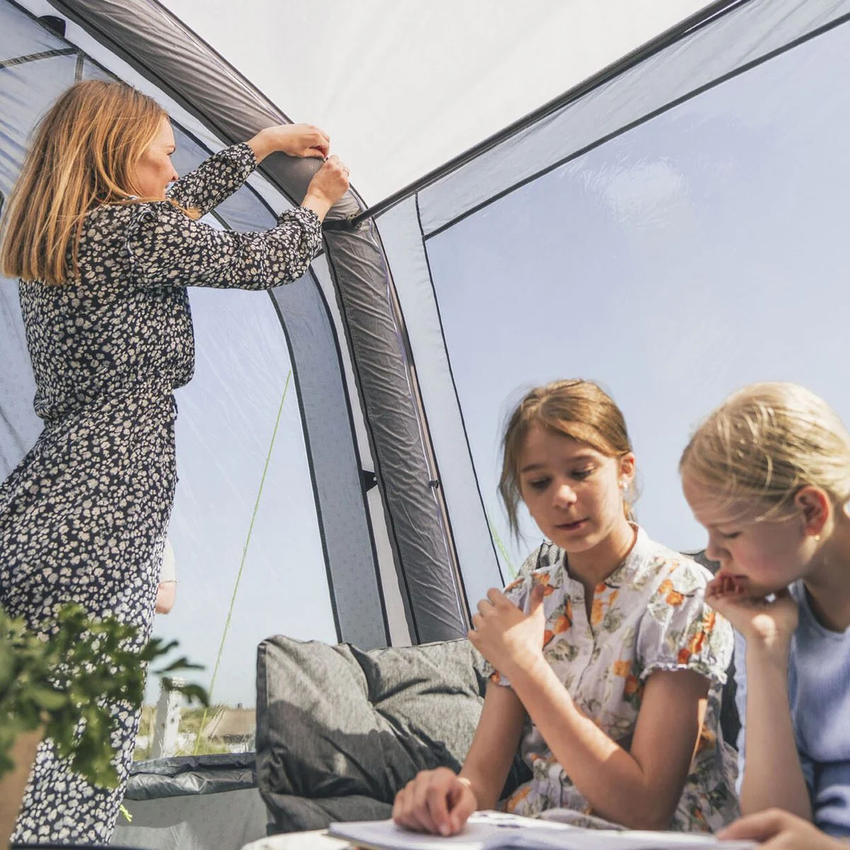 Outwell Monterey 4 Air 4 Berth Three Room Tunnel Tent - Image 8
