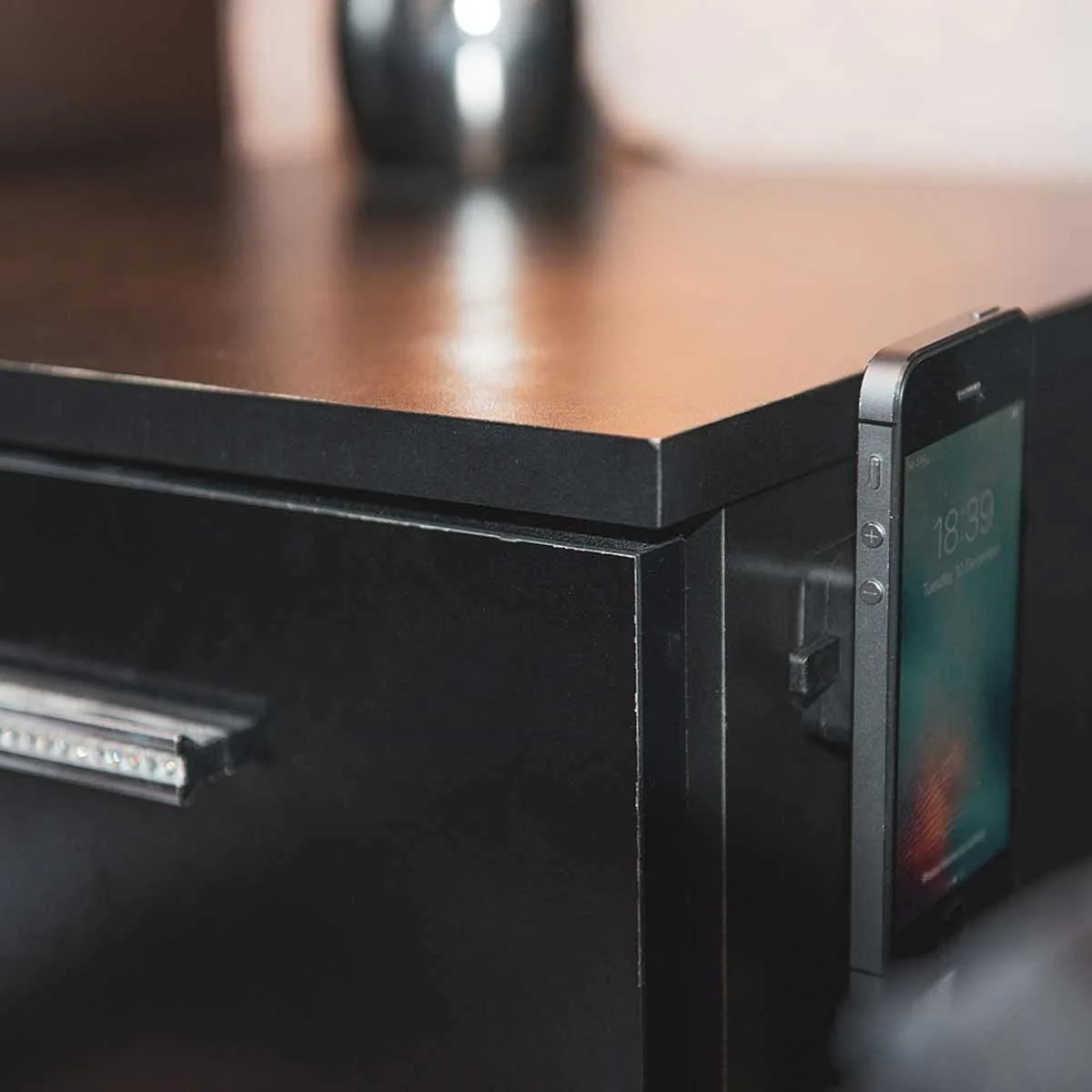 Oxford CLIQR Surface Mount: Adhesive & Removable for Smartphones - Image 5