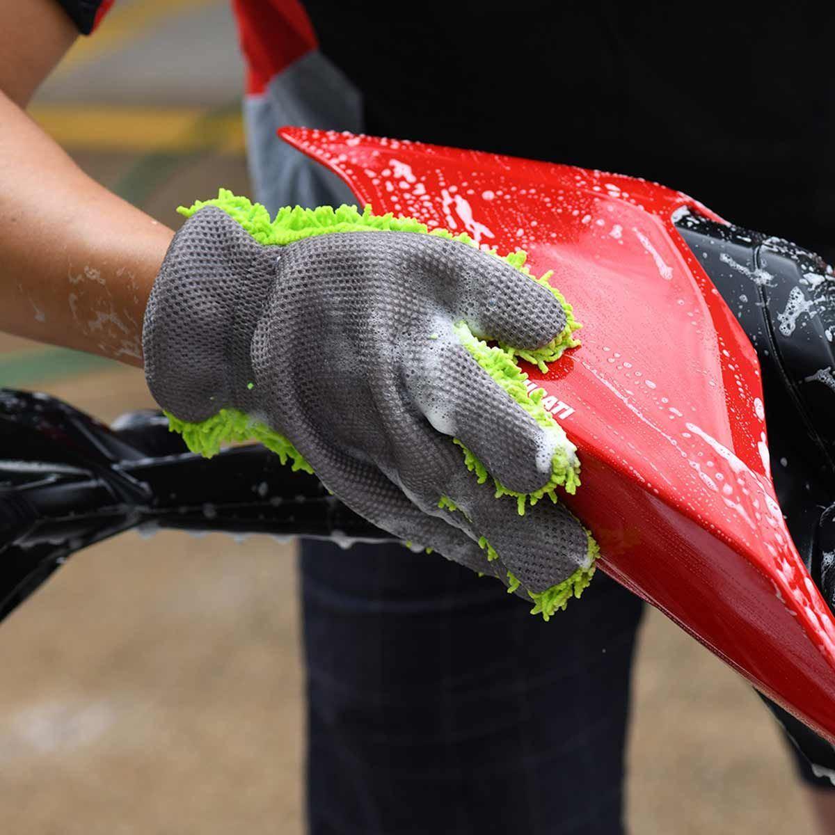 Protect Your Car's Paint with Oxford Microfibre Noodle Wash Glove (Green) - Image 4