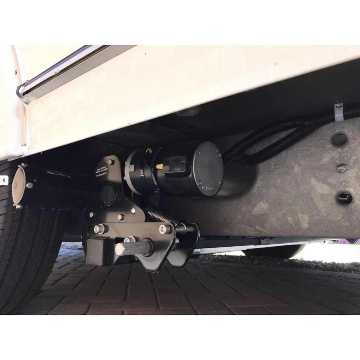 Quattro Enduro Manual Engage caravan mover 2300kg EGO401 - Image 5