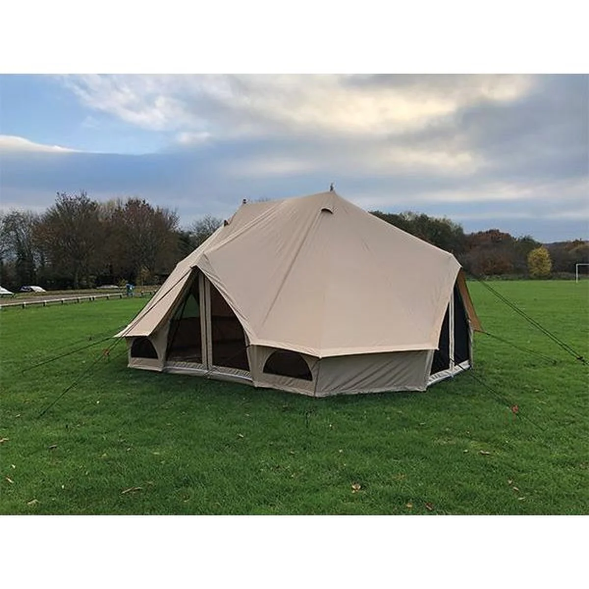 Quest Signature Emperor Glamping Bell Tent 12 Berth - Image 10
