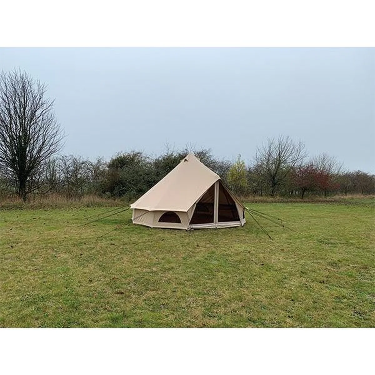 Signature Glamping Classic Bell Tent 7 Berth - Image 10
