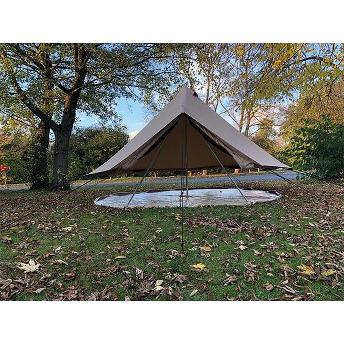 Signature Glamping Classic Bell Tent 7 Berth - Image 9